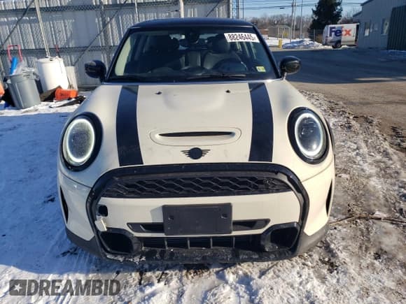 ✅ 2022 MINI Hardtop Cooper S • VIN: WMW53DH03N2R73889 • Lot: 88246445. Wystawiony na Copart z przebiegiem 18 111 mil. Bezpłatny archiwum sprzedaży aukcyjnych z USA i szczegółowy raport historii pojazdu na DreamBid. Zdjęcie 5.