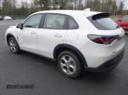 ✅ 2023 Honda HR-V LX • VIN: 3CZRZ2H37PM711882 • Lot: 43661964. Wystawiony na IAAI z przebiegiem 11 558 mil. Bezpłatny archiwum sprzedaży aukcyjnych z USA i szczegółowy raport historii pojazdu na DreamBid. Zdjęcie 3.
