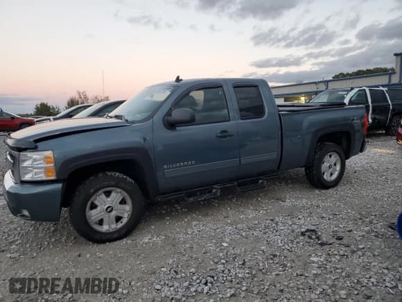 ✅ 2011 Chevrolet Silverado 1500 LT • VIN: 1GCRKSE34BZ391331 • Лот: 89637295. Опубликован ранее на Copart с пробегом 231 325 миль. Бесплатный доступ к архиву аукционных продаж из США и подробный отчёт об истории автомобиля на DreamBid. Изображение 1.
