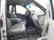 ✅ 2005 Ford F-150 XL • VIN: 1FTRF12255NB51355 • Lot: 43797826. Wystawiony na IAAI z przebiegiem 186 078 mil. Bezpłatny archiwum sprzedaży aukcyjnych z USA i szczegółowy raport historii pojazdu na DreamBid. Zdjęcie 5.