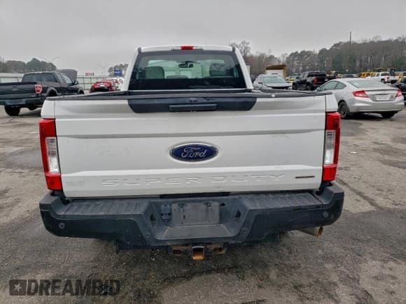 ✅ 2019 Ford F-250 XL • VIN: 1FTBF2A65KEC41967 • Lot: 95758415. Listed on Copart with 207,210 mi. Free auction sales archive from the USA and detailed vehicle history report at DreamBid. Image 6.