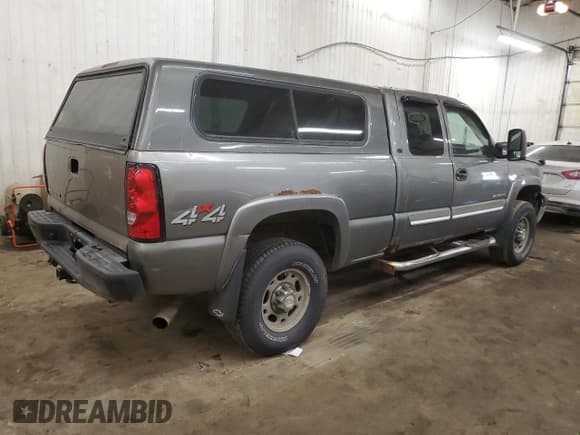 ✅ 2006 Chevrolet Silverado 2500HD Work Truck • VIN: 1GCHK29U66E125918 • Lot: 85034684. Wystawiony na Copart z przebiegiem 236 491 mil. Bezpłatny archiwum sprzedaży aukcyjnych z USA i szczegółowy raport historii pojazdu na DreamBid. Zdjęcie 3.