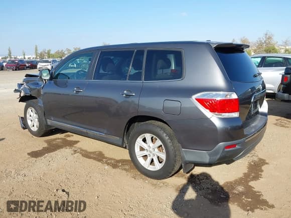✅ 2012 Toyota Highlander SE • VIN: 5TDBK3EHXCS100773 • Lot: 43379275. Listed on IAAI with 93,099 mi. Free auction sales archive from the USA and detailed vehicle history report at DreamBid. Image 3.