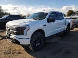 ✅ 2024 Ford F-150 Lightning Flash • VIN: 1FTVW3L71RWG02074 • Лот: 86520465. Опубликован ранее на Copart с пробегом 28 000 миль. Бесплатный доступ к архиву аукционных продаж из США и подробный отчёт об истории автомобиля на DreamBid. Изображение 1.