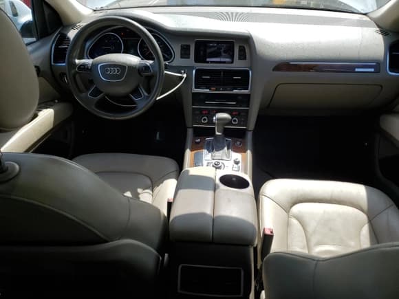 ✅ 2013 Audi Q7 Premium Plus • VIN: WA1LMAFE1DD014895 • Lot: 82241175. Listed on Copart with 176,461 mi. Free auction sales archive from the USA and detailed vehicle history report at DreamBid. Image 8.