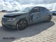 ✅ 2019 Volkswagen Jetta SEL Premium • VIN: 3VWG57BU7KM052070 • Лот: 89871125. Опубликован ранее на Copart с пробегом 133 741 миль. Бесплатный доступ к архиву аукционных продаж из США и подробный отчёт об истории автомобиля на DreamBid. Изображение 1.