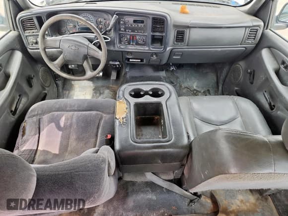 ✅ 2006 Chevrolet Silverado 2500HD Work Truck • VIN: 1GCHC23U66F225095 • Лот: 81761925. Опубликован ранее на Copart с пробегом 355 706 миль. Бесплатный доступ к архиву аукционных продаж из США и подробный отчёт об истории автомобиля на DreamBid. Изображение 8.