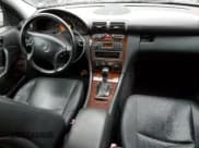 ✅ 2001 Mercedes-Benz C 230/260/280/320 • VIN: WDBRF61J11F095259 • Lot: 81670594. Wystawiony na Copart z przebiegiem 171 208 mil. Bezpłatny archiwum sprzedaży aukcyjnych z USA i szczegółowy raport historii pojazdu na DreamBid. Zdjęcie 8.