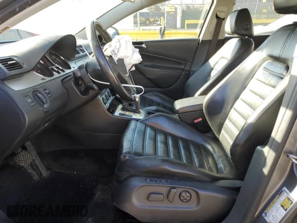 ✅ 2008 Volkswagen Passat VR6 • VIN: WVWDU73C28E124967 • Lot: 46492755. Listed on Copart with 202,808 mi. Free auction sales archive from the USA and detailed vehicle history report at DreamBid. Image 7.