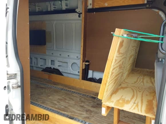 ✅ 2019 Ford Transit • VIN: 1FTBW3XM5KKA65144 • Lot: 42177817. Wystawiony na IAAI z przebiegiem 531 306 mil. Bezpłatny archiwum sprzedaży aukcyjnych z USA i szczegółowy raport historii pojazdu na DreamBid. Zdjęcie 8.