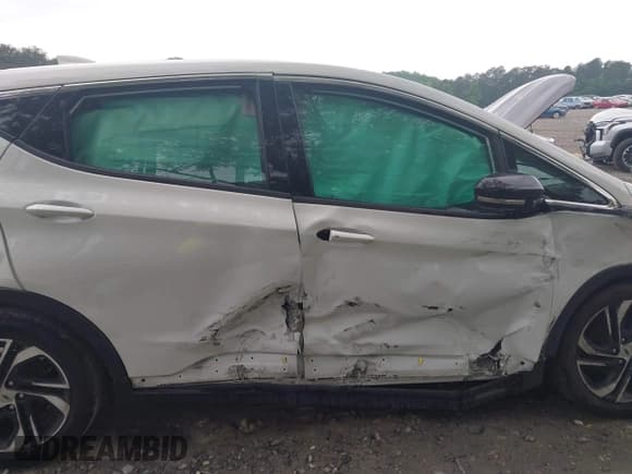 ✅ 2023 Chevrolet Bolt EV 2LT • VIN: 1G1FX6S0XP4183330 • Lot: 42151483. Wystawiony na IAAI z przebiegiem 66 179 mil. Bezpłatny archiwum sprzedaży aukcyjnych z USA i szczegółowy raport historii pojazdu na DreamBid. Zdjęcie 13.