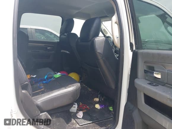 ✅ 2018 Ram 2500 Big Horn • VIN: 3C6UR5DL8JG341532 • Lot: 42259456. Listed on IAAI with 184,762 mi. Free auction sales archive from the USA and detailed vehicle history report at DreamBid. Image 8.