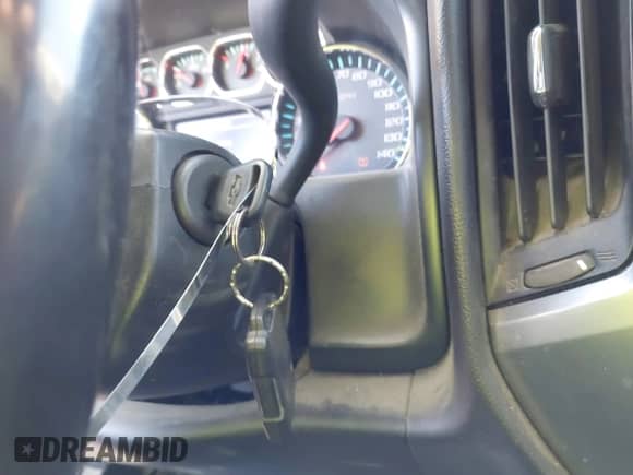 2015 Chevrolet Silverado 2500HD LT с VIN 1GC1KVEG7FF170119, выставлен на аукционе IAAI как лот 43331947 с пробегом 214 573 миль миль и . История ставок и продаж доступна на DreamBid. Изображение 11.