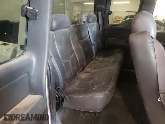 ✅ 2006 Chevrolet Silverado 2500HD Work Truck • VIN: 1GCHK29U66E132156 • Lot: 75212864. Wystawiony na Copart z przebiegiem 211 570 mil. Bezpłatny archiwum sprzedaży aukcyjnych z USA i szczegółowy raport historii pojazdu na DreamBid. Zdjęcie 10.