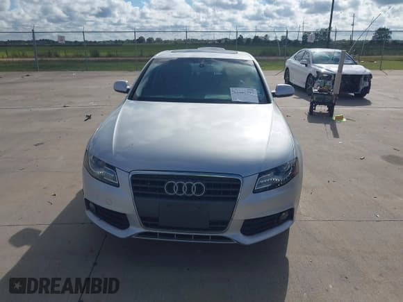 ✅ 2011 Audi A4 Premium Plus • VIN: WAUEFAFL1BN002466 • Лот: 43385497. Опубликован ранее на IAAI с пробегом 171 765 миль. Бесплатный доступ к архиву аукционных продаж из США и подробный отчёт об истории автомобиля на DreamBid. Изображение 12.
