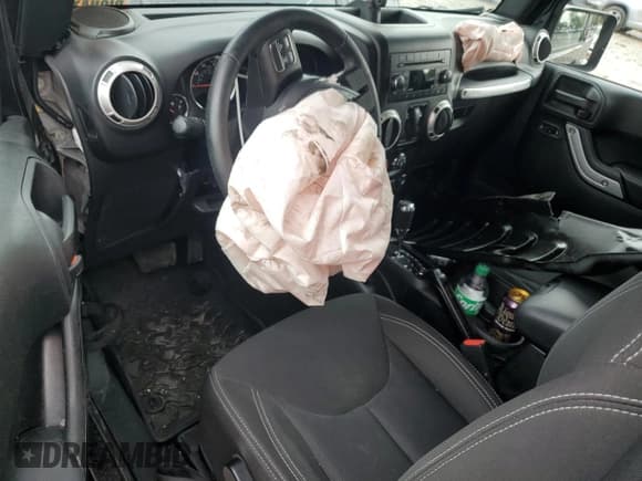 ✅ 2018 Jeep Wrangler Sahara • VIN: 1C4AJWBG2JL852087 • Lot: 54380935. Listed on Copart with 49,287 mi. Free auction sales archive from the USA and detailed vehicle history report at DreamBid. Image 8.