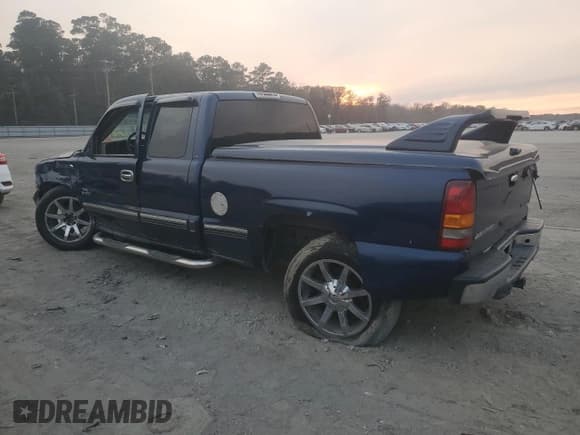 ✅ 2001 Chevrolet Silverado 1500 LS • VIN: 2GCEC19V111160296 • Lot: 93189995. Listed on Copart with 132,992 mi. Free auction sales archive from the USA and detailed vehicle history report at DreamBid. Image 2.