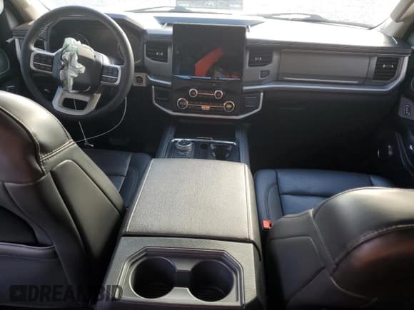 ✅ 2022 Ford Expedition Max XLT • VIN: 1FMJK1HT4NEA15626 • Lot: 89878765. Wystawiony na Copart z przebiegiem 31 903 mil. Bezpłatny archiwum sprzedaży aukcyjnych z USA i szczegółowy raport historii pojazdu na DreamBid. Zdjęcie 8.