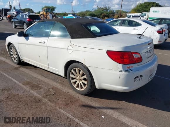 ✅ 2010 Chrysler Sebring Touring • VIN: 1C3BC5ED3AN166532 • Lot: 43870716. Wystawiony na IAAI z przebiegiem 109 885 mil. Bezpłatny archiwum sprzedaży aukcyjnych z USA i szczegółowy raport historii pojazdu na DreamBid. Zdjęcie 3.