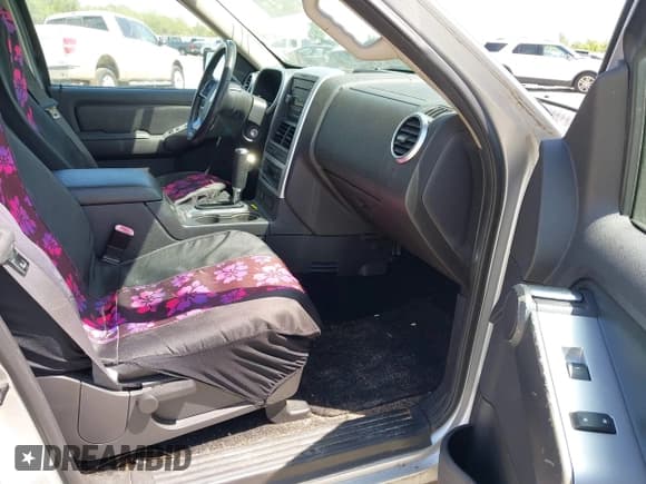 ✅ 2009 Mercury Mountaineer Premier • VIN: 4M2EU38E49UJ02638 • Lot: 42017692. Wystawiony na IAAI z przebiegiem 277 374 mil. Bezpłatny archiwum sprzedaży aukcyjnych z USA i szczegółowy raport historii pojazdu na DreamBid. Zdjęcie 5.