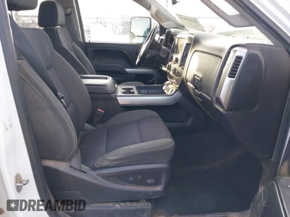 ✅ 2015 Chevrolet Silverado 2500HD LT • VIN: 1GC1KVEGXFF161303 • Lot: 41533039. Wystawiony na IAAI z przebiegiem 249 505 mil. Bezpłatny archiwum sprzedaży aukcyjnych z USA i szczegółowy raport historii pojazdu na DreamBid. Zdjęcie 5.