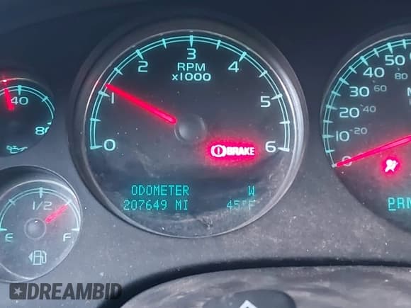 ✅ 2009 Chevrolet Suburban LS • VIN: 1GNFC16029R200974 • Lot: 41370873. Listed on IAAI with 207,649 mi. Free auction sales archive from the USA and detailed vehicle history report at DreamBid. Image 7.