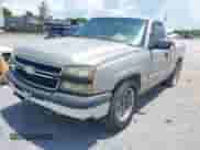 2006 Chevrolet Silverado 1500 Work Truck z VIN 3GCEC14X86G259897, wystawiony jako IAAI lot #42555732 z przebiegiem 150 603 mil mil oraz . Historia ofert i sprzedaży dostępna na DreamBid. Obrazek 2.