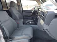 ✅ 2006 Jeep Commander • VIN: 1J8HG48N36C149296 • Лот: 41422036. Опубликован ранее на IAAI с пробегом 113 941 миль. Бесплатный доступ к архиву аукционных продаж из США и подробный отчёт об истории автомобиля на DreamBid. Изображение 5.