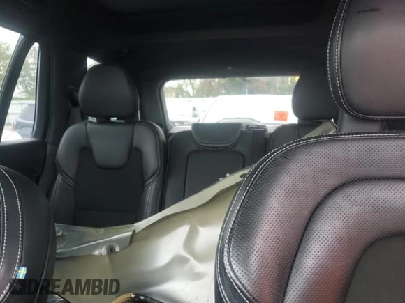 ✅ 2018 Volvo XC90 R-Design • VIN: YV4102XM8J1323472 • Lot: 81754095. Listed on Copart with 127,627 mi. Free auction sales archive from the USA and detailed vehicle history report at DreamBid. Image 10.