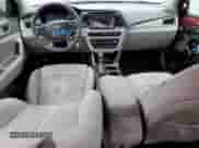 ✅ 2015 Hyundai Sonata SE • VIN: 5NPE24AF7FH193768 • Lot: 86293555. Wystawiony na Copart z przebiegiem 97 809 mil mil. Skorzystaj z bezpłatnego archiwum sprzedaży aukcyjnych z USA i zobacz szczegółowy raport historii pojazdu na DreamBid. Zdjęcie 8.