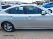 ✅ 2018 Infiniti Q70 Luxe • VIN: JN1BY1AP9JM180871 • Лот: 43216592. Опубликован ранее на IAAI с пробегом 99 556 миль. Бесплатный доступ к архиву аукционных продаж из США и подробный отчёт об истории автомобиля на DreamBid. Изображение 13.