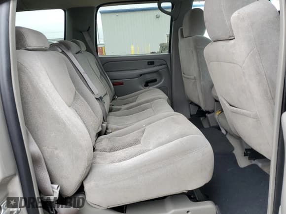 ✅ 2005 Chevrolet Suburban LS • VIN: 3GNFK16ZX5G295098 • Lot: 93015465. Listed on Copart with 251,397 mi. Free auction sales archive from the USA and detailed vehicle history report at DreamBid. Image 11.