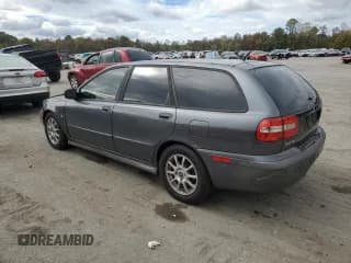 ✅ 2004 Volvo V40 • VIN: YV1VW27564F089135 • Lot: 82517045. Wystawiony na Copart z przebiegiem 182 057 mil. Bezpłatny archiwum sprzedaży aukcyjnych z USA i szczegółowy raport historii pojazdu na DreamBid. Zdjęcie 2.