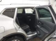 ✅ 2018 Nissan Rogue SV • VIN: KNMAT2MVXJP523709 • Lot: 43531207. Wystawiony na IAAI z przebiegiem 92 203 mil. Bezpłatny archiwum sprzedaży aukcyjnych z USA i szczegółowy raport historii pojazdu na DreamBid. Zdjęcie 7.