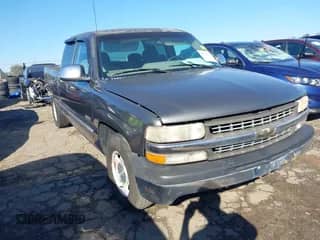 2000 Chevrolet Silverado 1500 z VIN 2GCEC19VXY1296243, wystawiony jako IAAI lot #41568137 z przebiegiem 239 533 mil mil oraz . Historia ofert i sprzedaży dostępna na DreamBid. Obrazek 1.