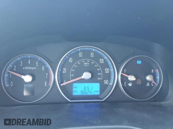 ✅ 2007 Hyundai Santa Fe SE • VIN: 5NMSH13E37H037679 • Lot: 82422074. Listed on Copart with 98,241 mi. Free auction sales archive from the USA and detailed vehicle history report at DreamBid. Image 9.