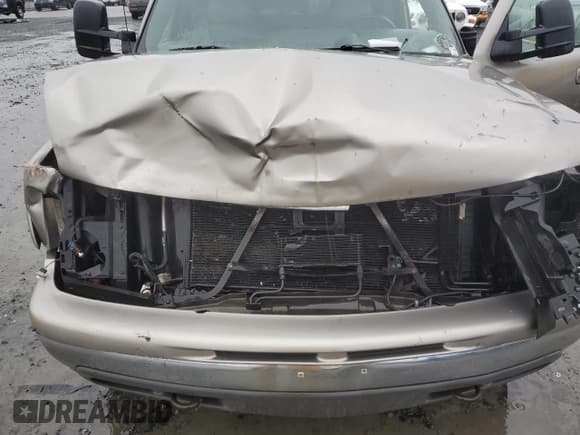 ✅ 2000 Chevrolet Suburban LS • VIN: 3GNFK16TXYG205867 • Лот: 87032424. Опубликован ранее на Copart с пробегом 307 632 миль. Бесплатный доступ к архиву аукционных продаж из США и подробный отчёт об истории автомобиля на DreamBid. Изображение 12.