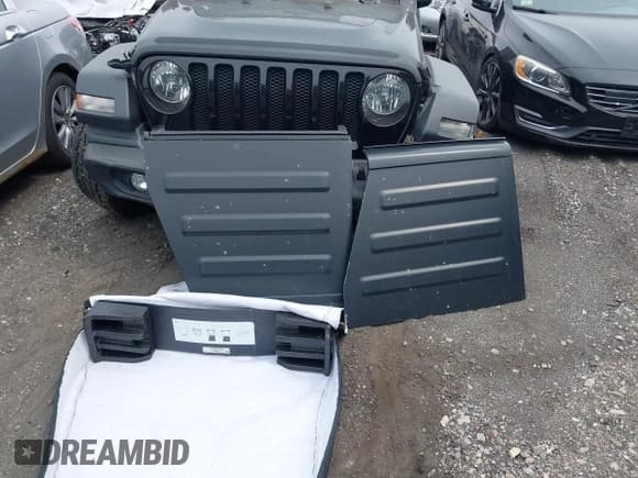 ✅ 2018 Jeep Wrangler Unlimited Sport S • VIN: 1C4HJXDG4JW280665 • Лот: 42900245. Опубликован ранее на IAAI с пробегом 118 064 миль. Бесплатный доступ к архиву аукционных продаж из США и подробный отчёт об истории автомобиля на DreamBid. Изображение 18.