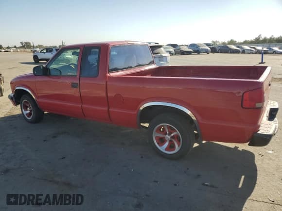 ✅ 1998 Chevrolet S-10 LS • VIN: 1GCCS1942W8222620 • Lot: 74530834. Wystawiony na Copart z przebiegiem 274 892 mil. Bezpłatny archiwum sprzedaży aukcyjnych z USA i szczegółowy raport historii pojazdu na DreamBid. Zdjęcie 2.