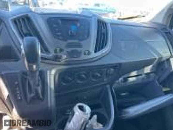 ✅ 2015 Ford Transit XLT • VIN: 1FBZX2ZMXFKB27506 • Lot: 43933994. Wystawiony na IAAI z przebiegiem 133 632 mil. Bezpłatny archiwum sprzedaży aukcyjnych z USA i szczegółowy raport historii pojazdu na DreamBid. Zdjęcie 34.