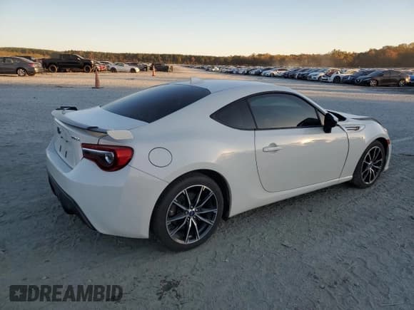 ✅ 2017 Subaru BRZ Limited • VIN: JF1ZCAC17H8604902 • Lot: 90833665. Wystawiony na Copart z przebiegiem 84 752 mil. Bezpłatny archiwum sprzedaży aukcyjnych z USA i szczegółowy raport historii pojazdu na DreamBid. Zdjęcie 3.