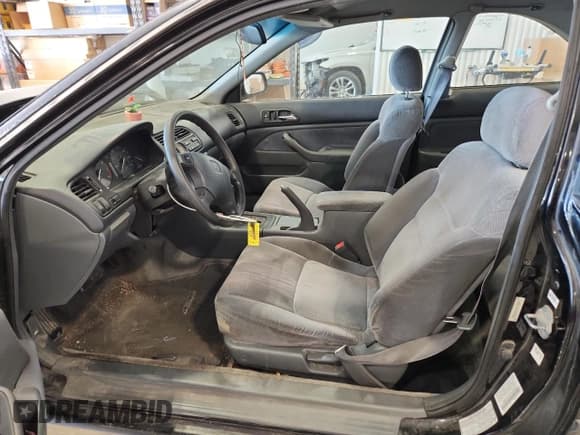 ✅ 1996 Honda Accord LX • VIN: 1HGCD7234TA039823 • Lot: 92165155. Listed on Copart with 186,961 mi. Free auction sales archive from the USA and detailed vehicle history report at DreamBid. Image 7.