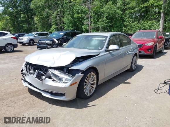 ✅ 2013 BMW 3 Series 335i • VIN: WBA3A9C55DF475648 • Lot: 42310502. Listed on IAAI with 151,823 mi. Free auction sales archive from the USA and detailed vehicle history report at DreamBid. Image 17.