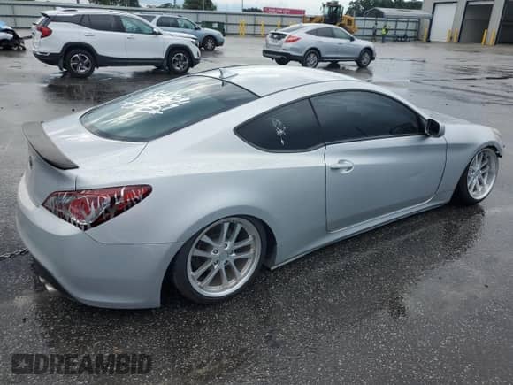 2012 Hyundai Genesis Coupe 2.0T с VIN KMHHT6KD7CU074988, выставлен на аукционе Copart как лот 68791235 с пробегом 196 350 миль миль и Списание • Salvage title. История ставок и продаж доступна на DreamBid. Изображение 3.