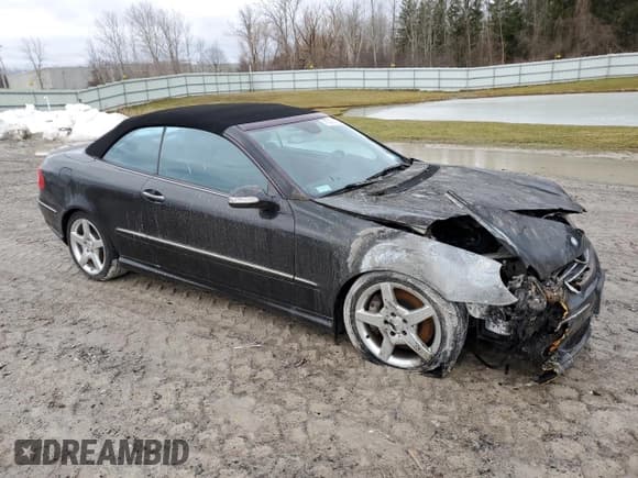 ✅ 2005 Mercedes-Benz CLK 500 • VIN: WDBTK75G65T041193 • Lot: 47208615. Wystawiony na Copart z przebiegiem Nie podano. Bezpłatny archiwum sprzedaży aukcyjnych z USA i szczegółowy raport historii pojazdu na DreamBid. Zdjęcie 4.