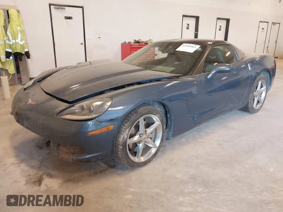 ✅ 2011 Chevrolet Corvette 3LT • VIN: 1G1YG2DW5B5105267 • Lot: 42105463. Listed on IAAI with 33,241 mi. Free auction sales archive from the USA and detailed vehicle history report at DreamBid. Image 17.