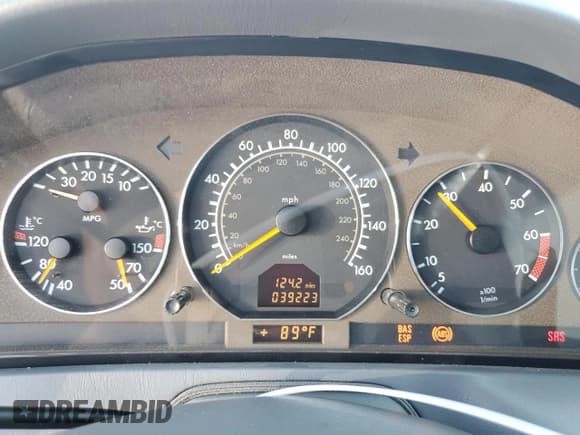 ✅ 1999 Mercedes-Benz SL 500 • VIN: WDBFA68F6XF187785 • Lot: 68039785. Wystawiony na Copart z przebiegiem 39 223 mil. Bezpłatny archiwum sprzedaży aukcyjnych z USA i szczegółowy raport historii pojazdu na DreamBid. Zdjęcie 9.