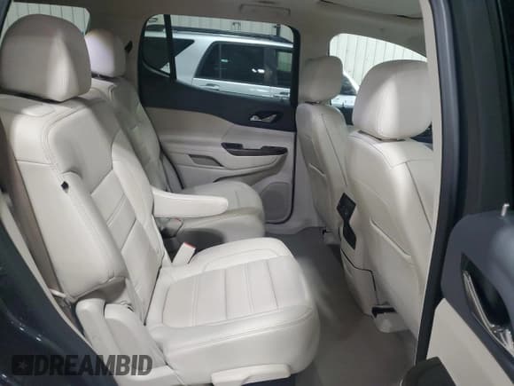 ✅ 2021 GMC Acadia Denali • VIN: 1GKKNXLS9MZ130560 • Lot: 84967465. Wystawiony na Copart z przebiegiem 39 030 mil. Bezpłatny archiwum sprzedaży aukcyjnych z USA i szczegółowy raport historii pojazdu na DreamBid. Zdjęcie 11.