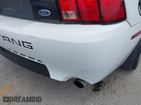 ✅ 2001 Ford Mustang GT Deluxe • VIN: 1FAFP42X01F121624 • Лот: 42365210. Опубликован ранее на IAAI с пробегом 199 088 миль. Бесплатный доступ к архиву аукционных продаж из США и подробный отчёт об истории автомобиля на DreamBid. Изображение 15.