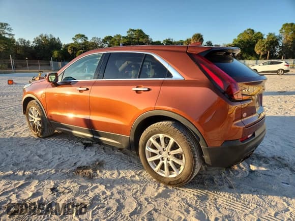✅ 2019 Cadillac XT4 FWD Luxury • VIN: 1GYAZAR48KF112545 • Lot: 93889225. Listed on Copart with 49,753 mi. Free auction sales archive from the USA and detailed vehicle history report at DreamBid. Image 2.